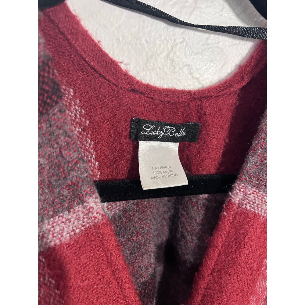 Women’s Cozy One Size Fits All Red and Gray Tartan Plaid Cape With Pockets - Picture 3 of 7